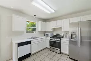 310 Raintree Dr, Georgetown, TX 78626 - Photo 2