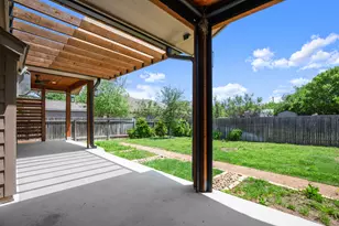 301 Bluff St, Buda, TX 78610 - Photo 2