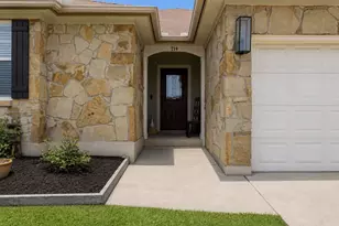 714 Newport Dr, Briarcliff, TX 78669 - Photo 2