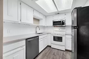 3607 Las Colinas Dr, Austin, TX 78731 - Photo 12