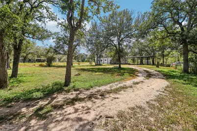 716 W County Road 109 Road, Leesville, TX 78122 - Photo 4