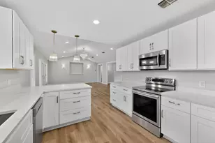 11903 Mustang Chase, Austin, TX 78727 - Photo 12
