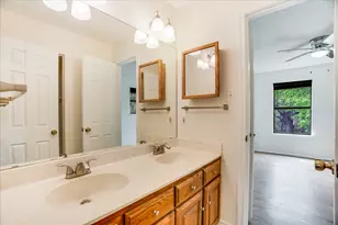 105 Fallbrook Ct, Lakeway, TX 78734 - Photo 18