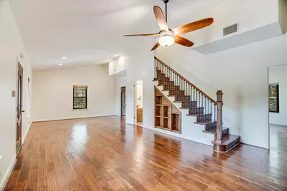 105 Fallbrook Court, Lakeway, TX 78734 - Photo 8