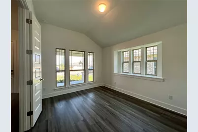 577 Elm Green Street, Hutto, TX 78634 - Photo 6