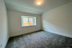 577 Elm Green St, Hutto, TX 78634 - Photo 14