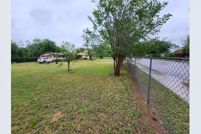808 Montopolis Drive, Austin, TX 78741 - Photo 12