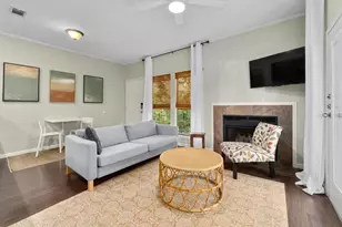 802 S 1st St, Austin, TX 78704 - Photo 4