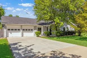 7302 Meadowood Dr Dr, Austin, TX 78723 - Photo 1