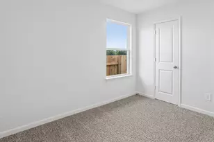 25525 Farmers Crop Ln, Elgin, TX 78621 - Photo 14