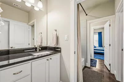 802 Wilkes Street, Smithville, TX 78957 - Photo 18