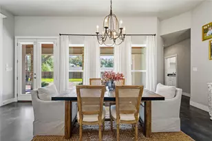 802 Wilkes St, Smithville, TX 78957 - Photo 8