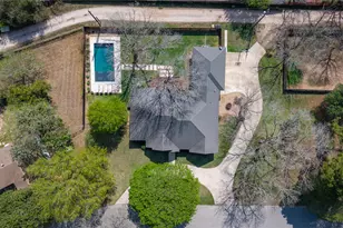 802 Wilkes St, Smithville, TX 78957 - Photo 26