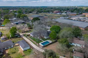 802 Wilkes St, Smithville, TX 78957 - Photo 28