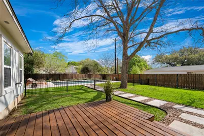 802 Wilkes Street, Smithville, TX 78957 - Photo 22