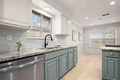 4822 Transit Circle, Austin, TX 78727 - Photo 4