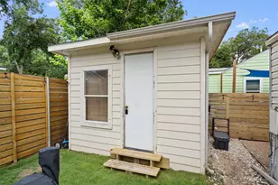 2609 Willow St, Austin, TX 78702 - Photo 28