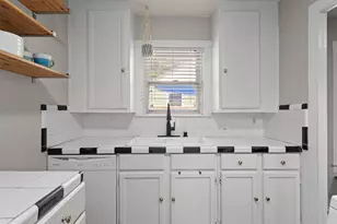 2609 Willow St, Austin, TX 78702 - Photo 16