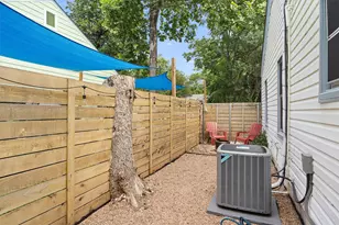 2609 Willow St, Austin, TX 78702 - Photo 26