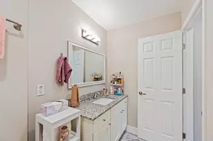 935 La Posada Dr, Austin, TX 78752 - Photo 16