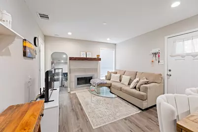 935 La Posada Drive #128, Austin, TX 78752 - Photo 8