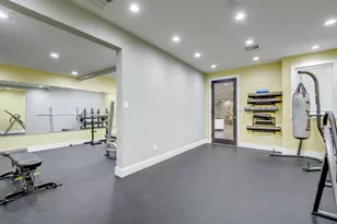 935 La Posada Dr, Austin, TX 78752 - Photo 34