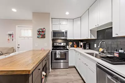 935 La Posada Drive #128, Austin, TX 78752 - Photo 2