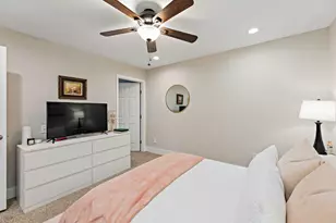 935 La Posada Dr, Austin, TX 78752 - Photo 12