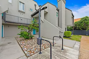 935 La Posada Dr, Austin, TX 78752 - Photo 6