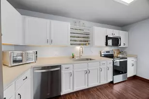 2902 Hill View Cove, Round Rock, TX 78664 - Photo 14