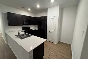 502 Thunderstorm Ave, Lockhart, TX 78644 - Photo 8