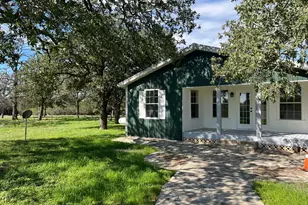 111 Chris Ln, Florence, TX 76527 - Photo 2