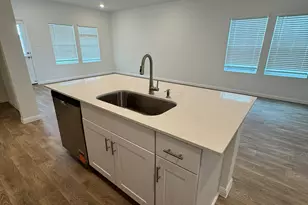 311 Yellowstone Dr, Kyle, TX 78640 - Photo 8