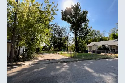 1005 W 8th Street, Cameron, TX 76520 - Photo 10