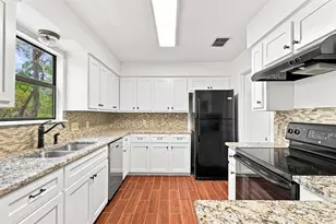 10010 Wildflower Ln, Austin, TX 78733 - Photo 12