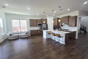 2319 Cantata Cv, Round Rock, TX 78681 - Photo 8