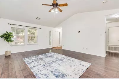 158 Hogan, Kyle, TX 78640 - Photo 4