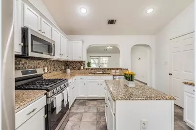 158 Hogan, Kyle, TX 78640 - Photo 8