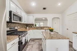 158 Hogan, Kyle, TX 78640 - Photo 8