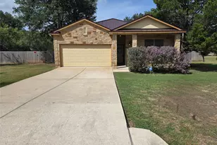141 Kokomo Ln, Bastrop, TX 78602 - Photo 2