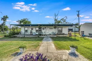 3007 County Rd 303, Jarrell, TX 76537 - Photo 2