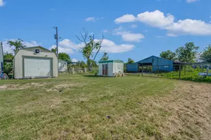 3007 County Rd 303, Jarrell, TX 76537 - Photo 16
