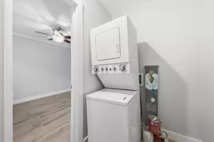 2401 Manor Rd, Austin, TX 78722 - Photo 16