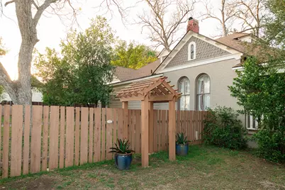 1202 Pecan Street, Bastrop, TX 78602 - Photo 38