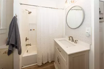 1202 Pecan Street, Bastrop, TX 78602 - Photo 10