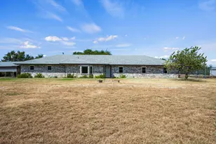 851 San Gabriel Dr, Liberty Hill, TX 78642 - Photo 2