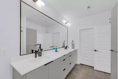 2500 Longview Street #323, Austin, TX 78705 - Photo 18