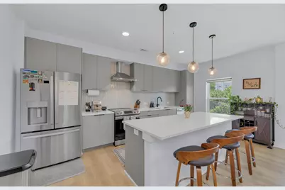 2500 Longview Street #323, Austin, TX 78705 - Photo 2