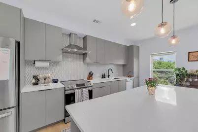 2500 Longview Street #323, Austin, TX 78705 - Photo 8