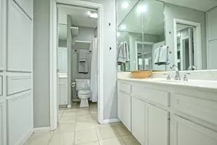 641 W 31st 1/2 St, Austin, TX 78705 - Photo 16